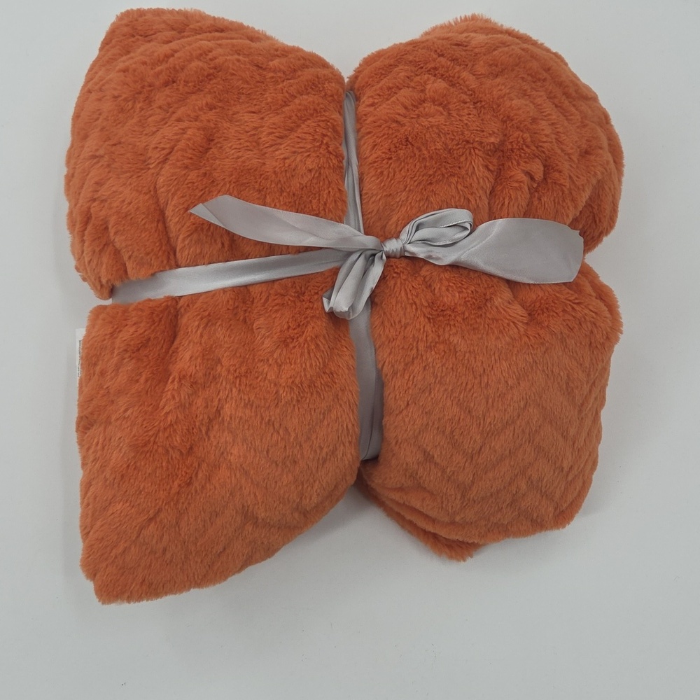 Luxurious Orange "Cathy Spice" Faux Fur Throw Blanket - Picture 6 of 15